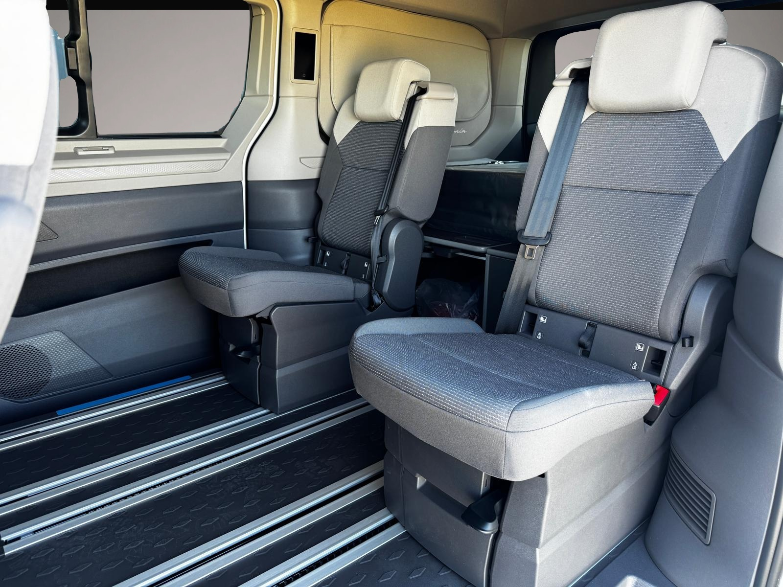 Volkswagen T7 California (08/2026, Hybrid (Benzin/Elektro))