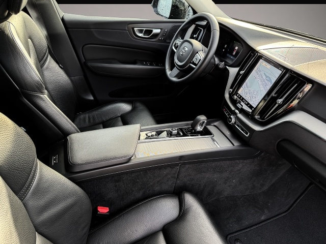 Volvo XC60 (12/2023, Benzin)