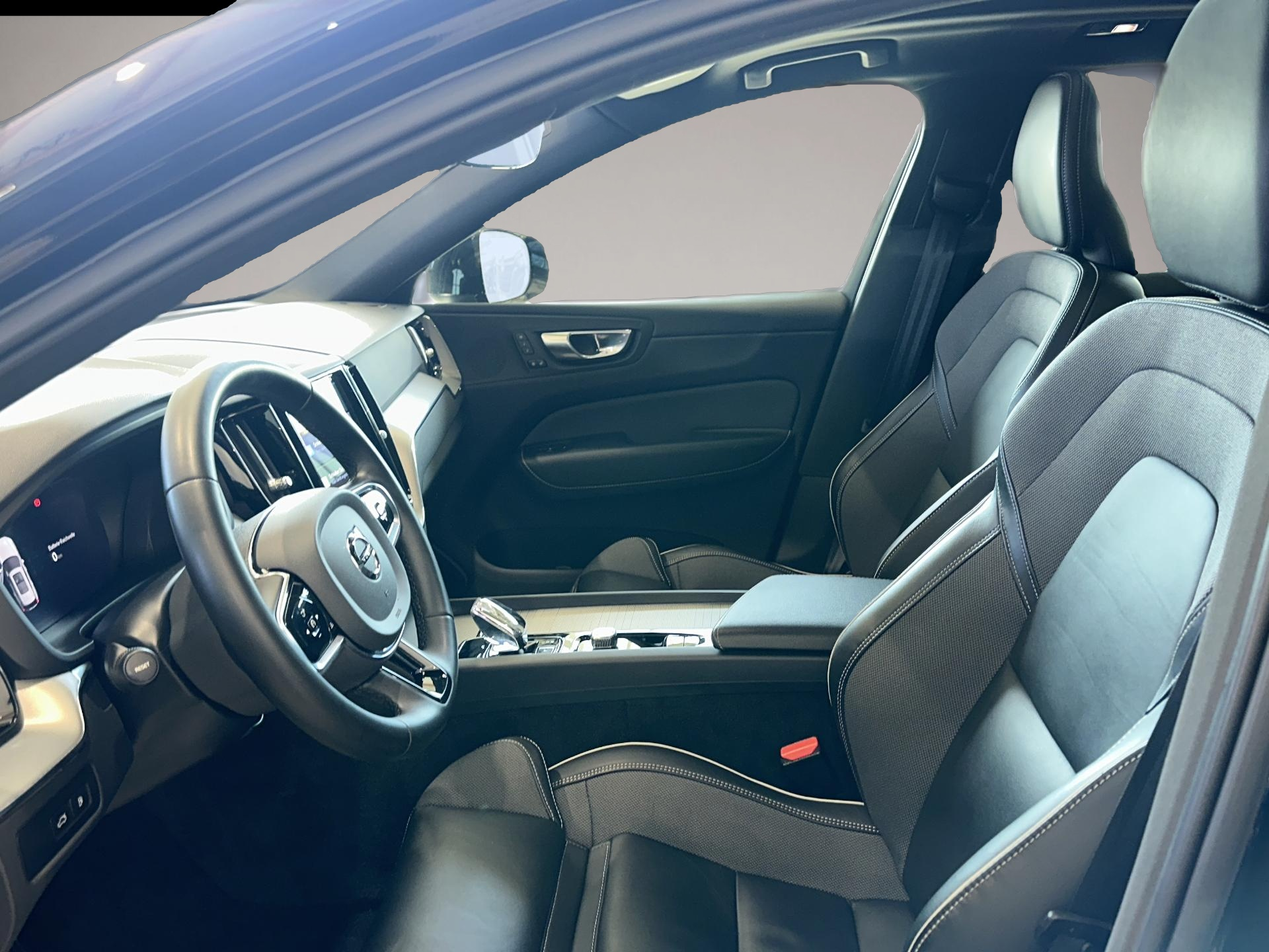 Volvo XC60 (02/2023, Hybrid (Benzin/Elektro))