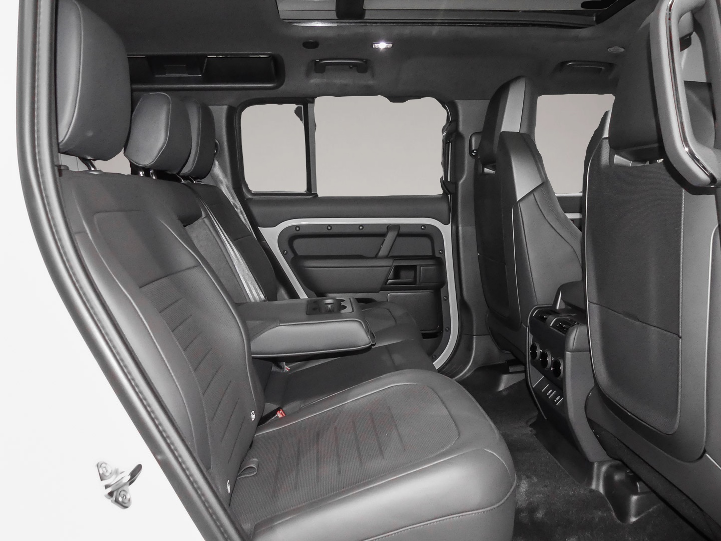 Land-Rover Defender (02/2026, Benzin)
