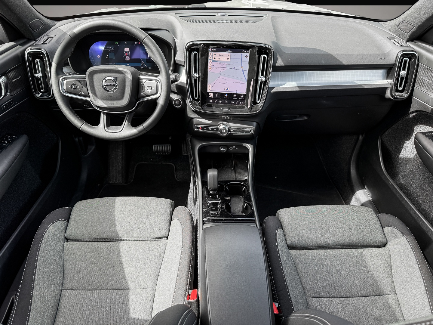Volvo XC40 (07/2025, Benzin)