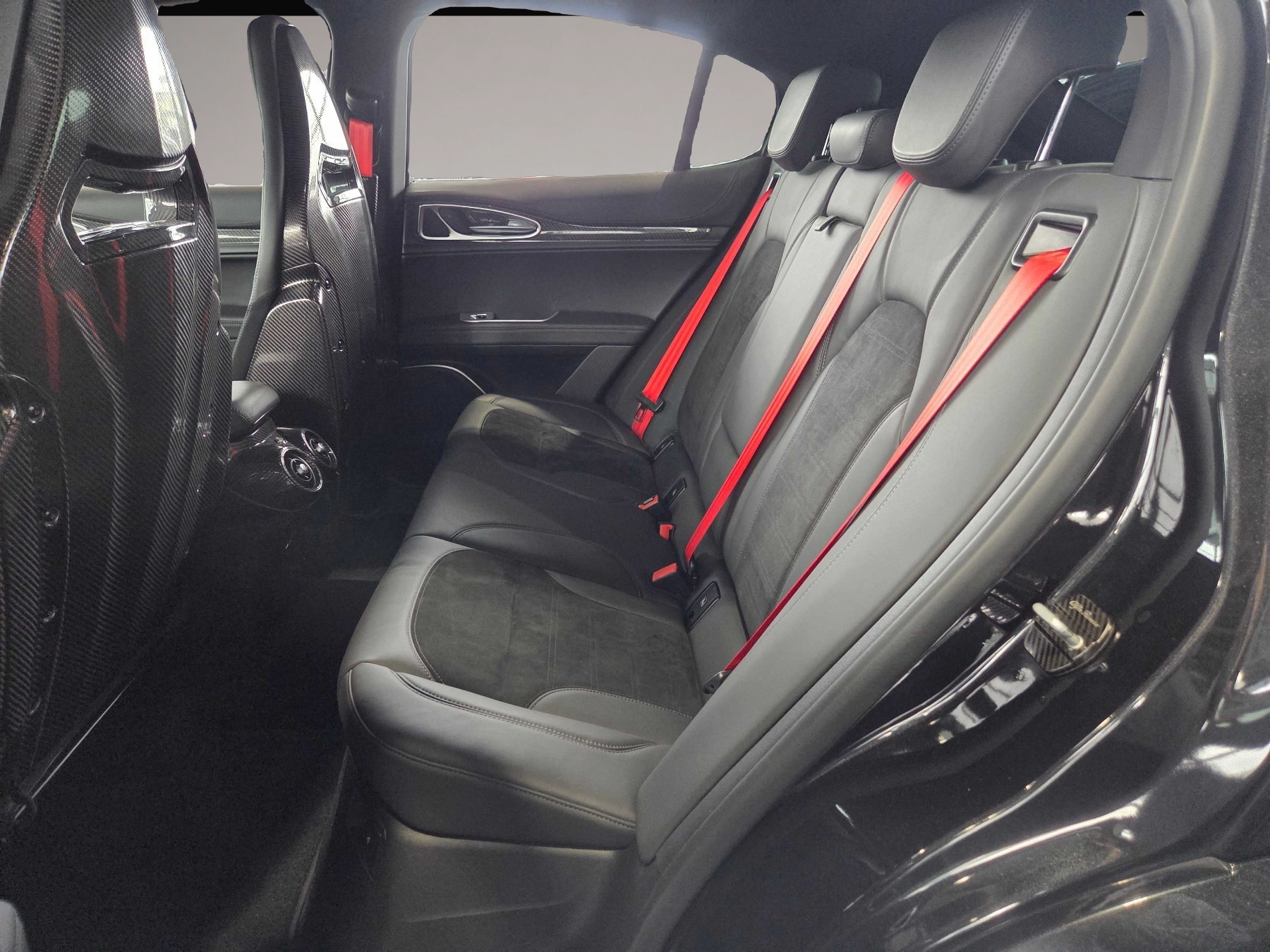 Alfa-Romeo Stelvio (12/2021, )