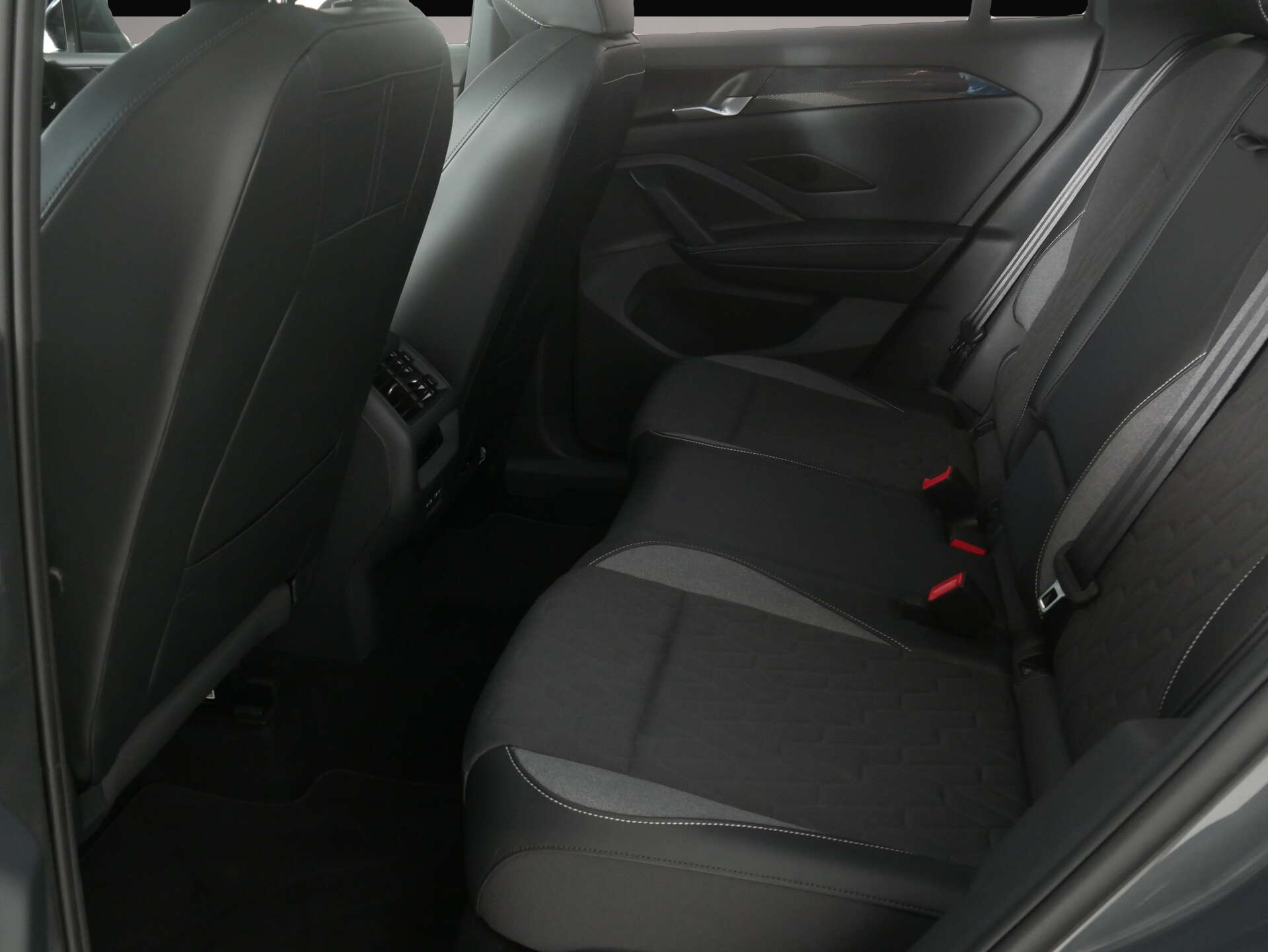 Volkswagen Tiguan (12/2025, Benzin)
