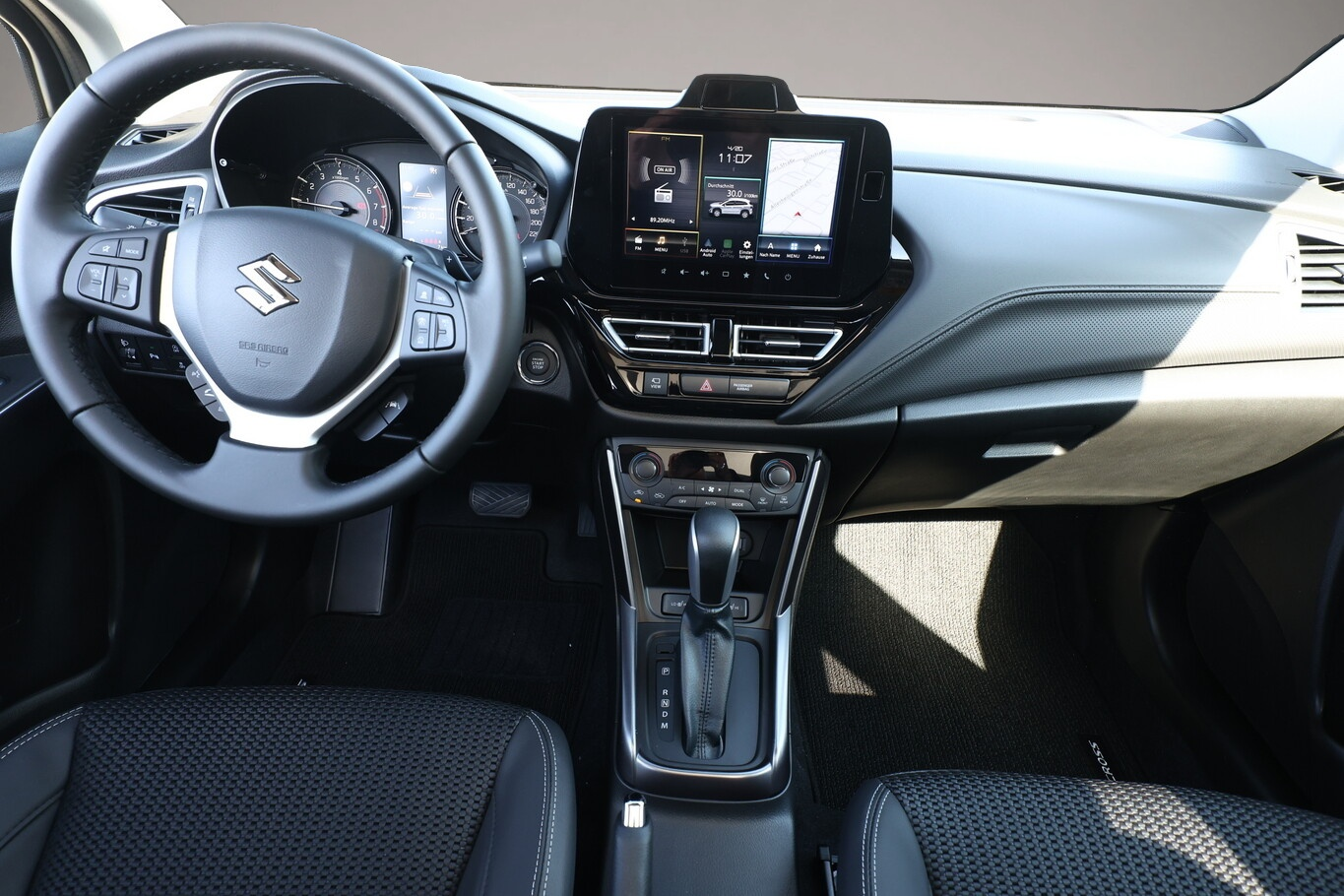Suzuki Across (03/2026, Benzin)
