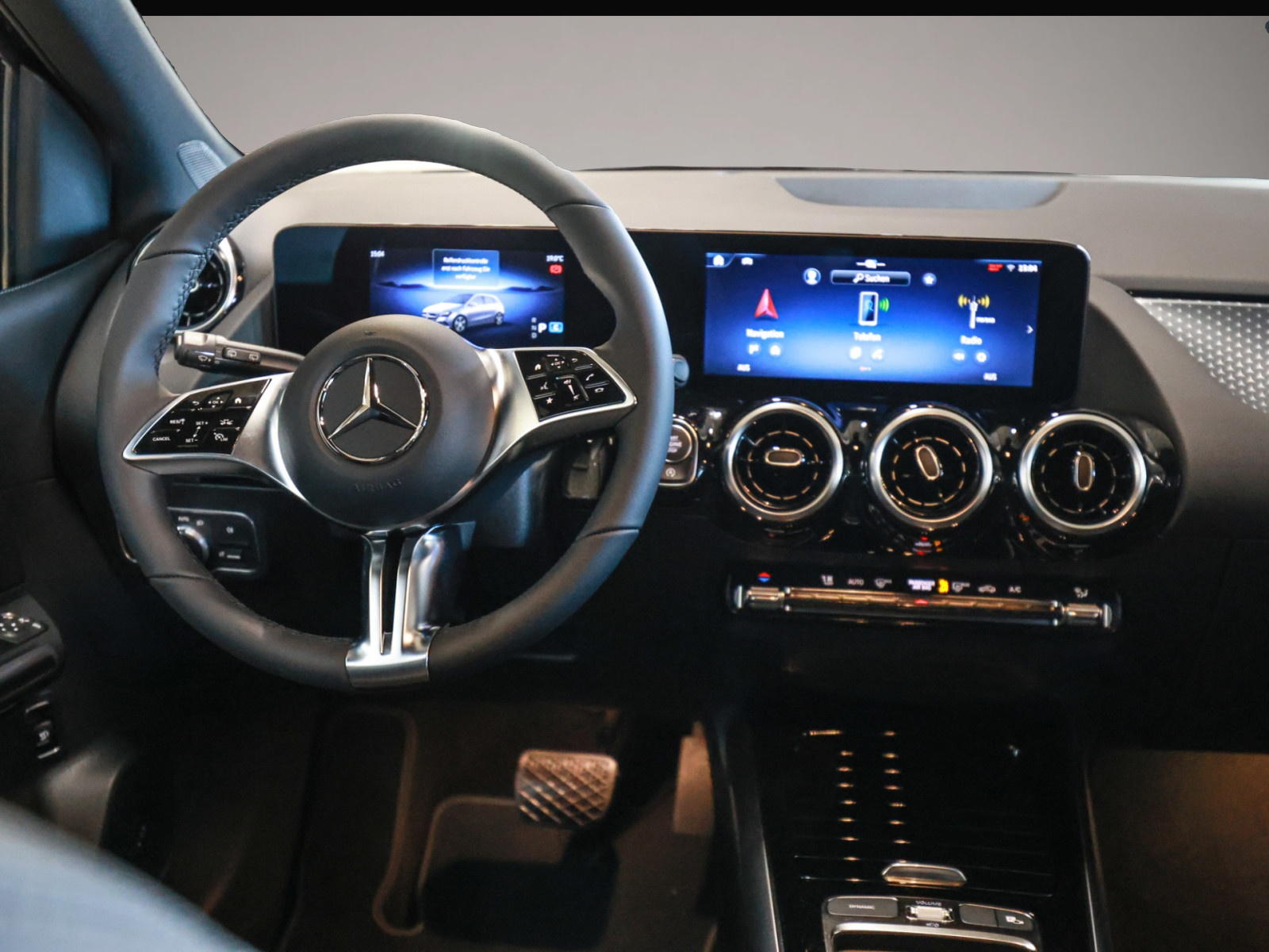 Mercedes-Benz B 180 (10/2025, Benzin)
