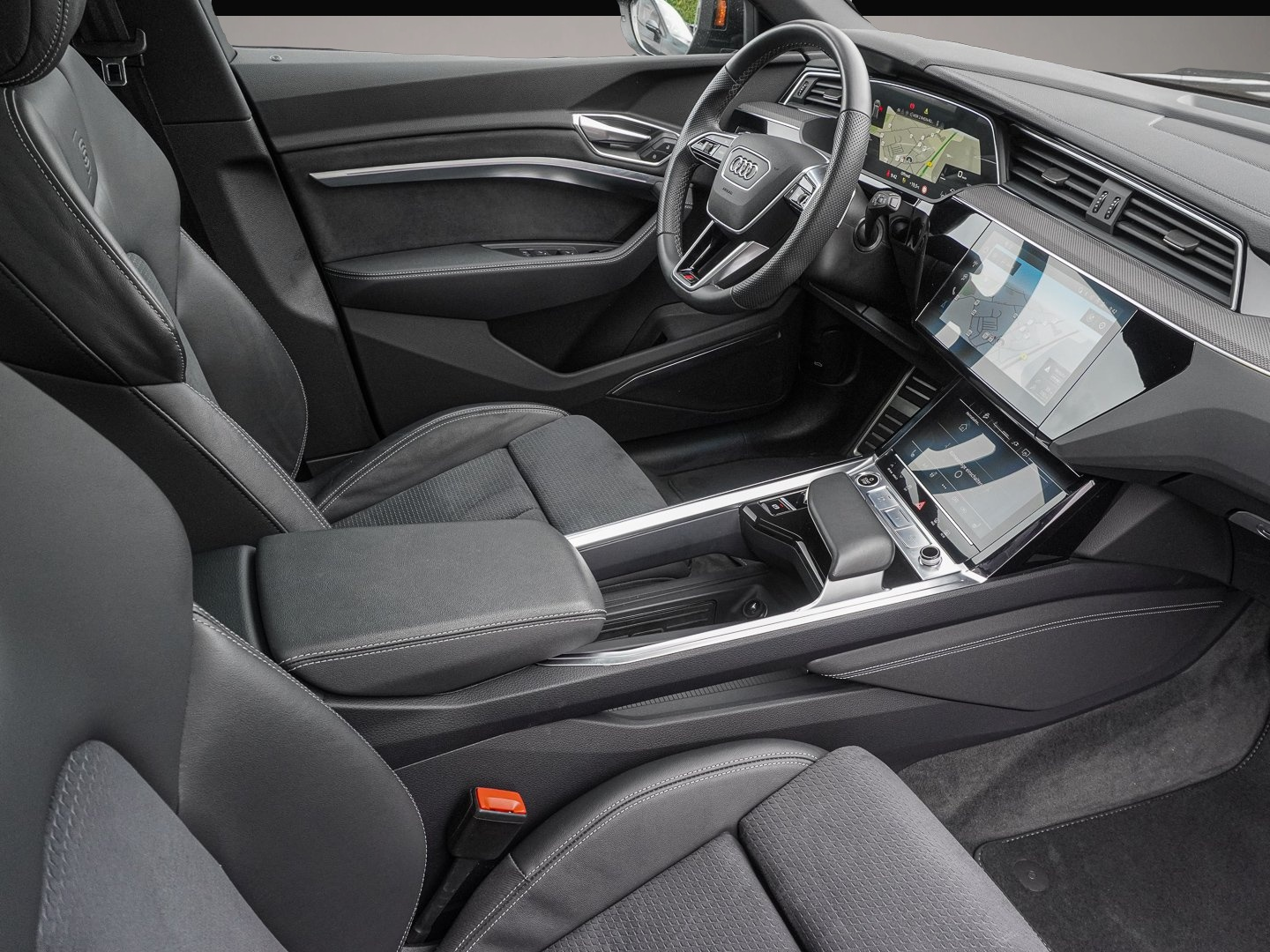 Audi Q8 e-tron (01/2024, ELECTRIC)