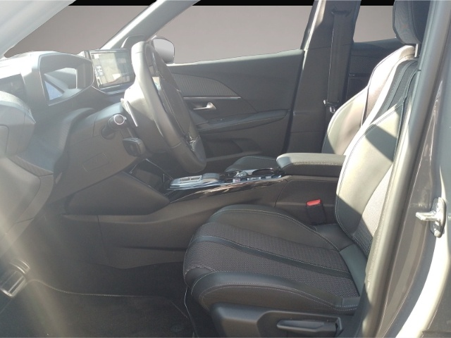Peugeot 2008 (02/2024, Benzin)
