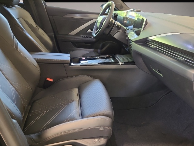 Opel Astra (05/2025, Benzin)