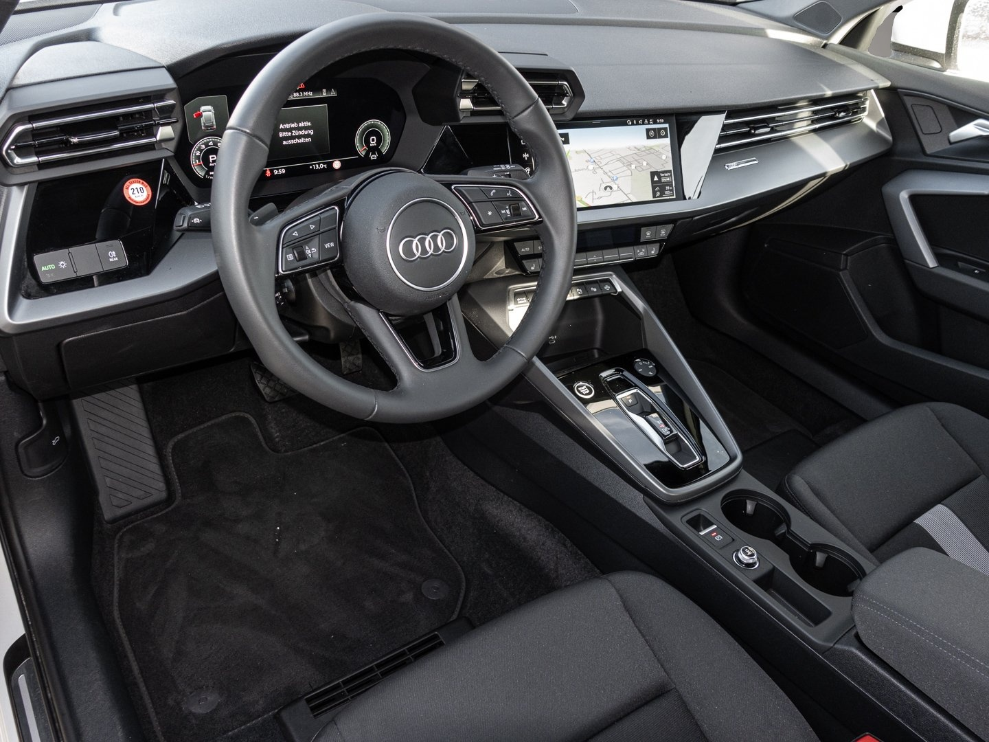 Audi A3 (02/2025, Benzin)