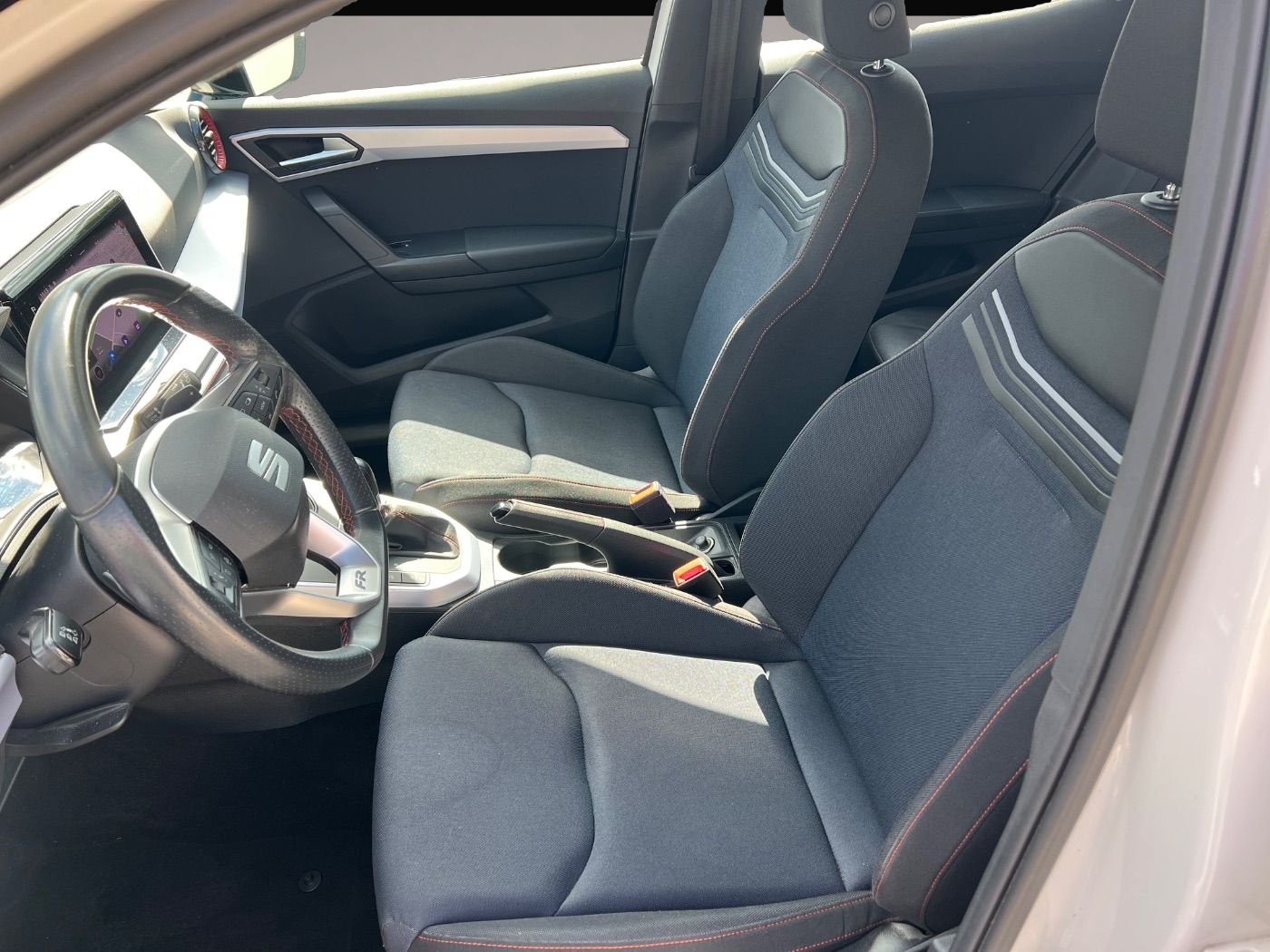 Seat Arona (04/2022, Benzin)