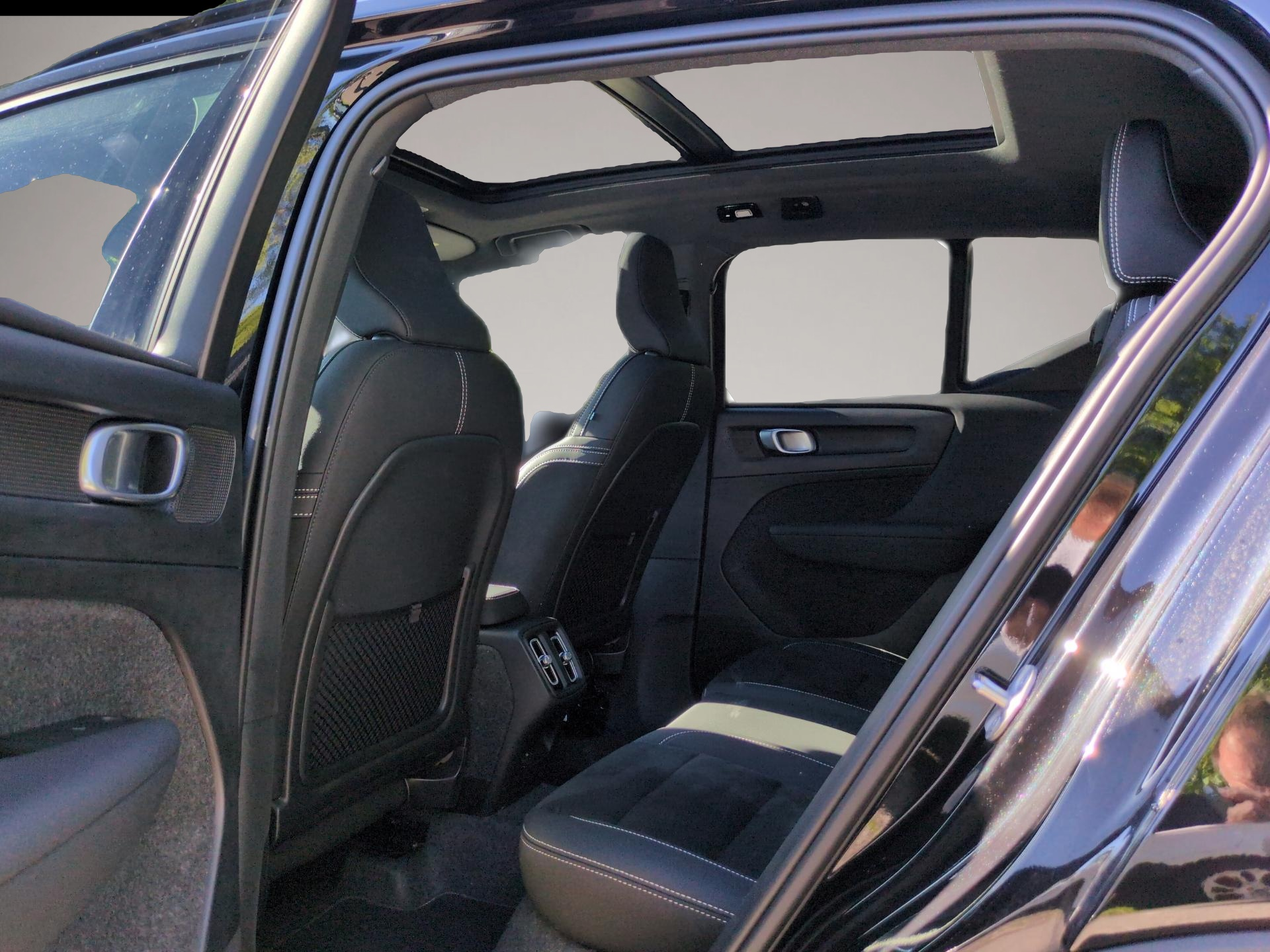 Volvo XC40 (10/2025, Benzin)