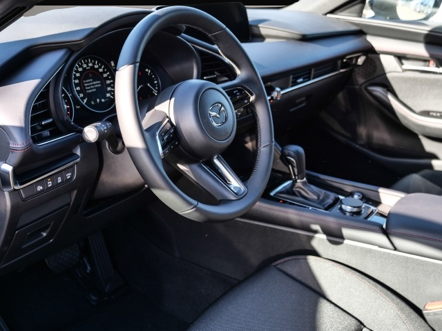 Mazda 3 (03/2026, Benzin)