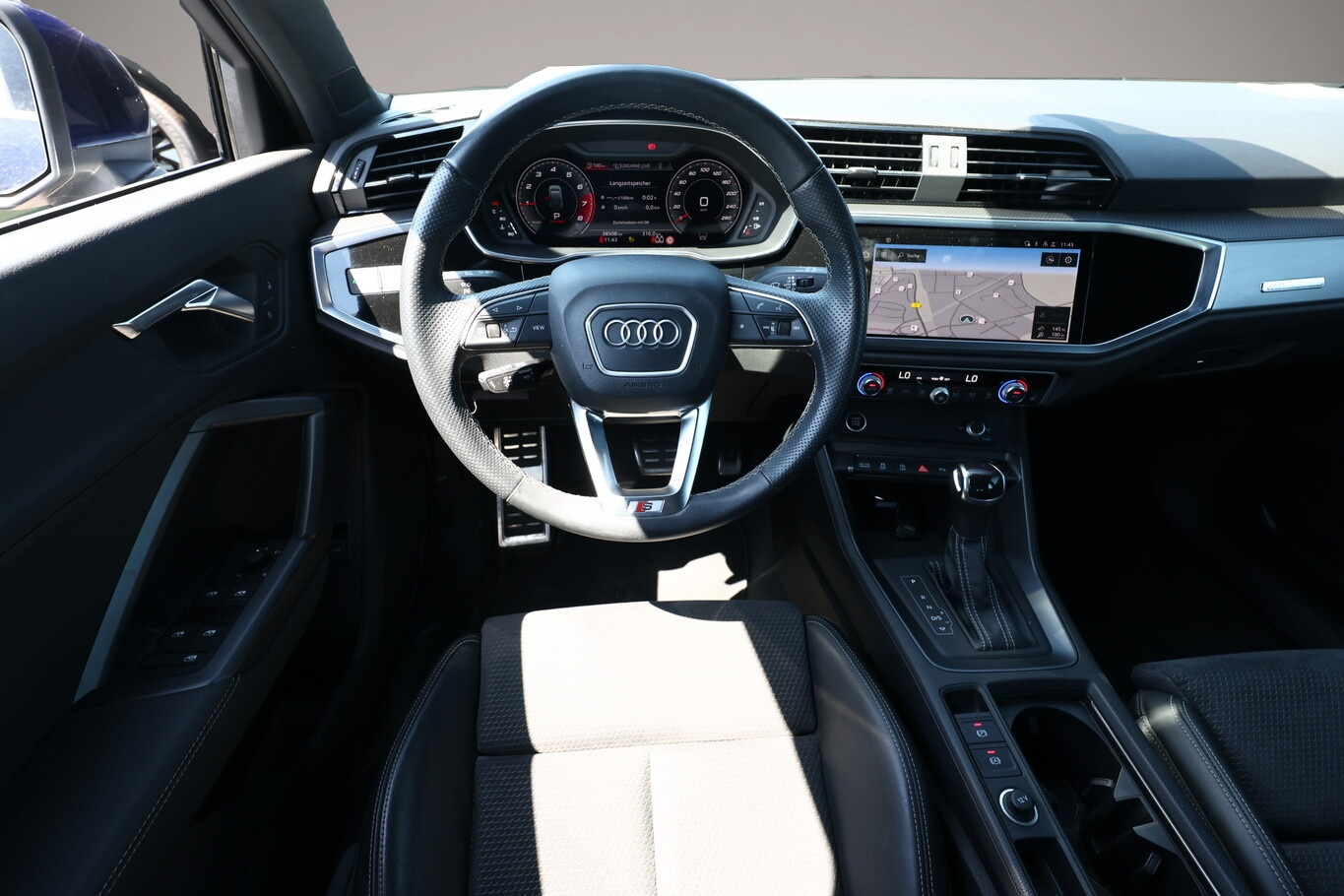 Audi Q3 (12/2021, Benzin)