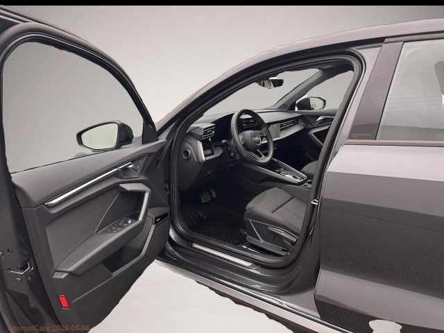 Audi A3 (04/2025, Benzin)