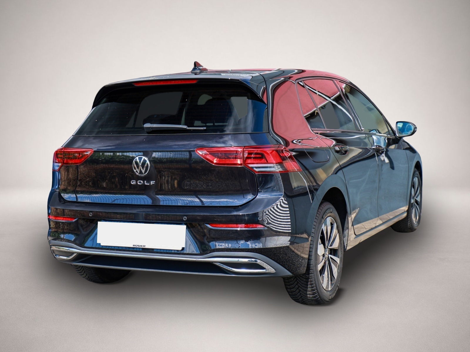 Volkswagen Golf (06/2023, Benzin)