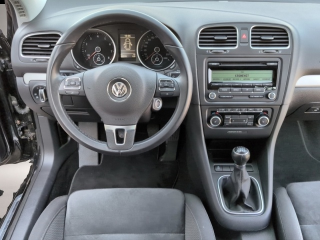 Volkswagen Golf (06/2011, Benzin)