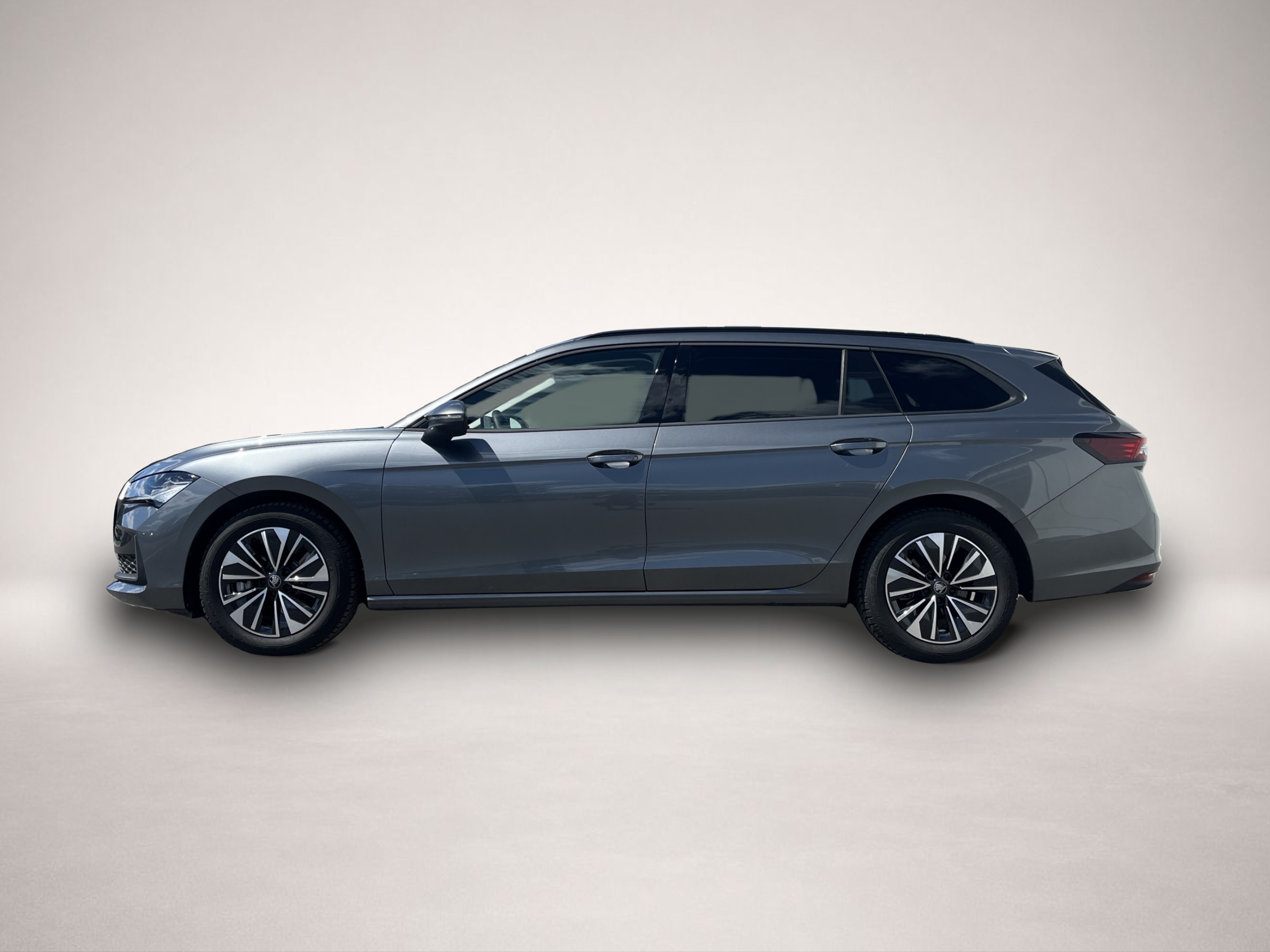Skoda Superb (09/2025, Benzin)
