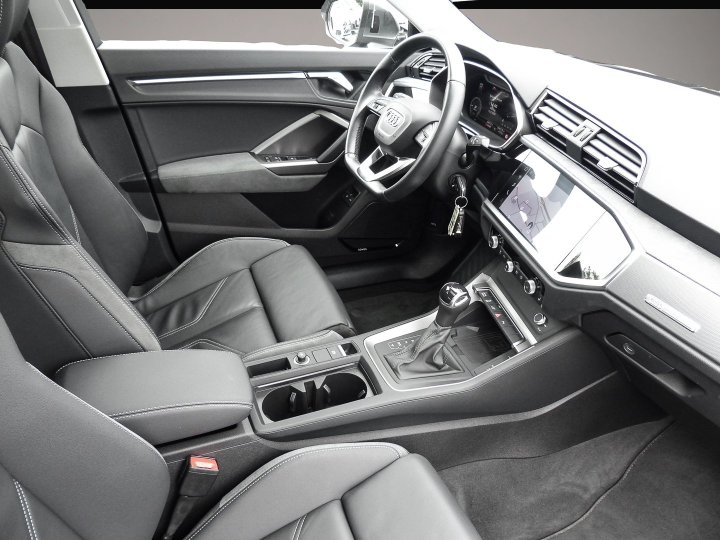 Audi Q3 (01/2022, )