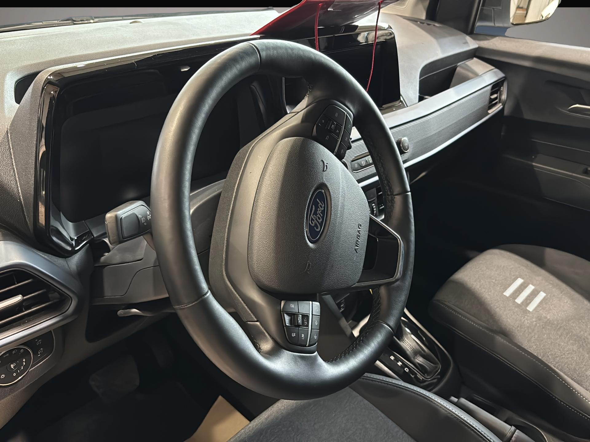 Ford Tourneo Courier (03/2025, Benzin)