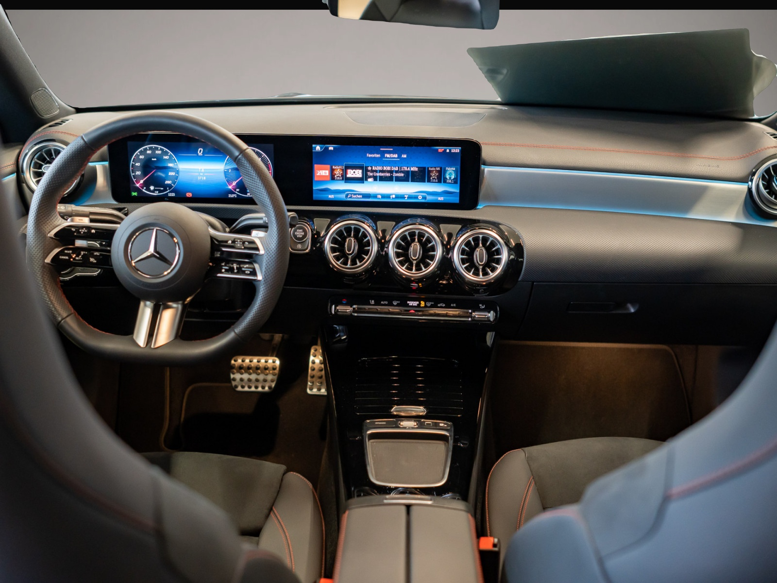 Mercedes-Benz CLA 180 (02/2025, Diesel)