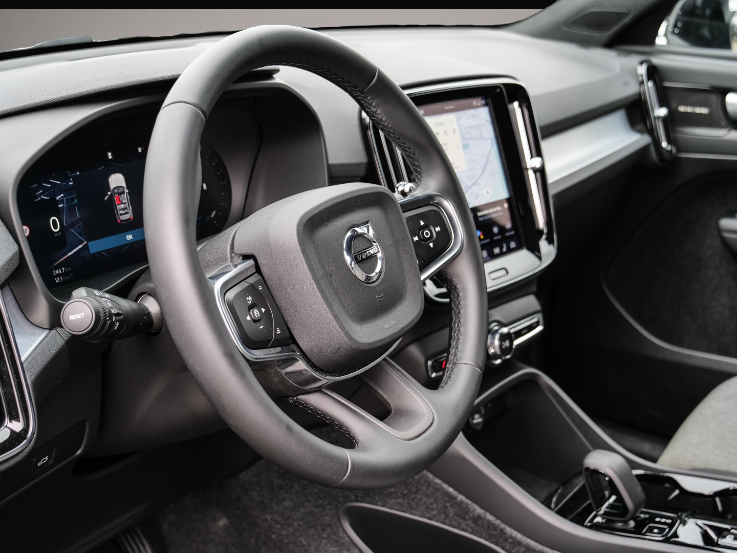 Volvo XC40 (07/2025, Benzin)
