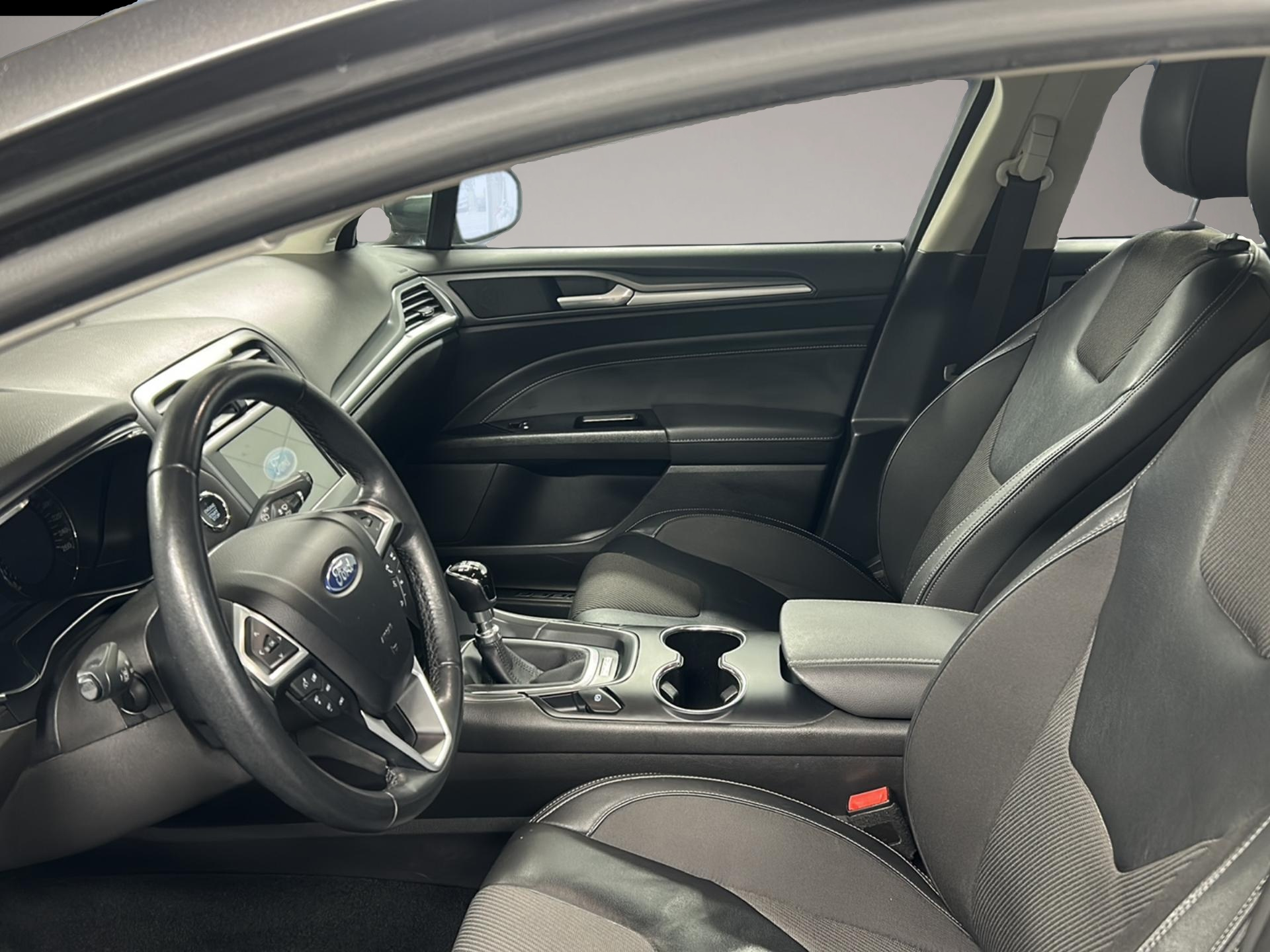 Ford Mondeo (12/2017, Benzin)