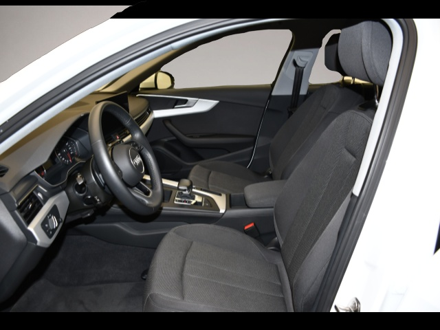 Audi A4 (06/2023, )