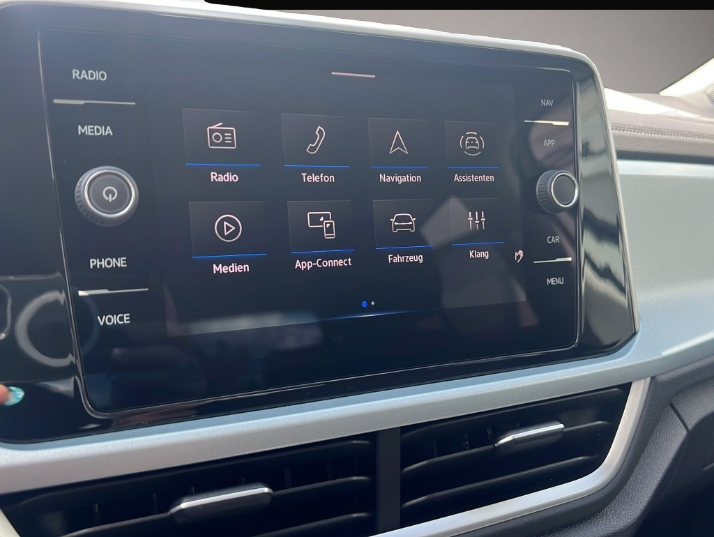 Volkswagen T-Roc (08/2025, Benzin)