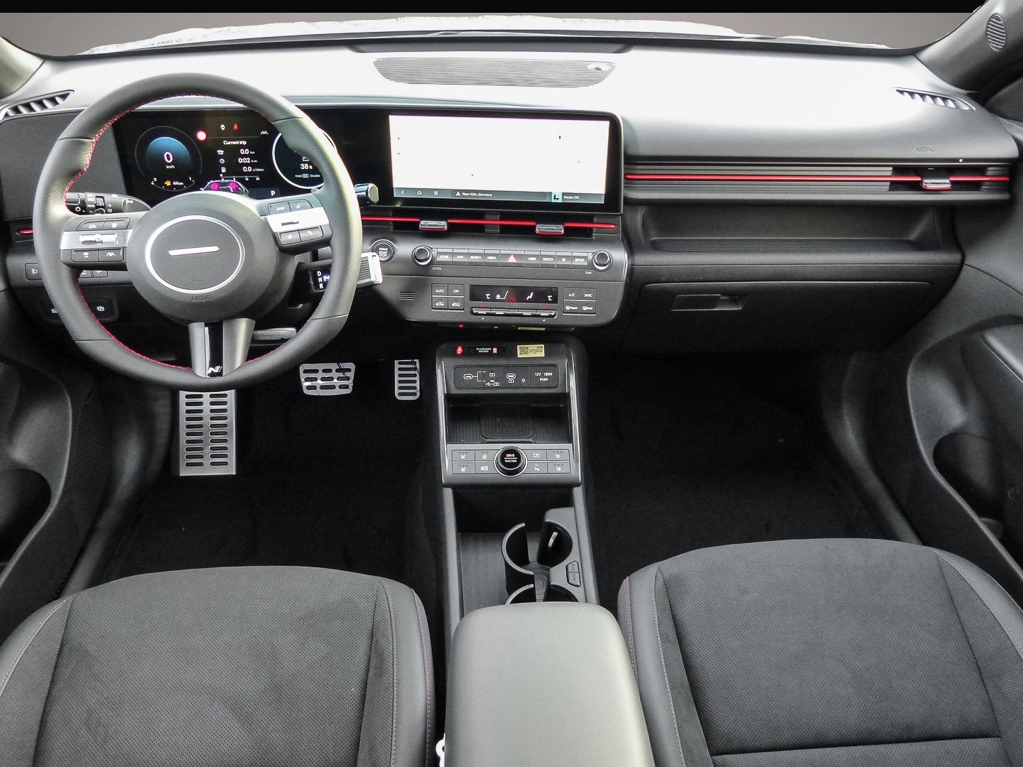Hyundai KONA (02/2026, Benzin)