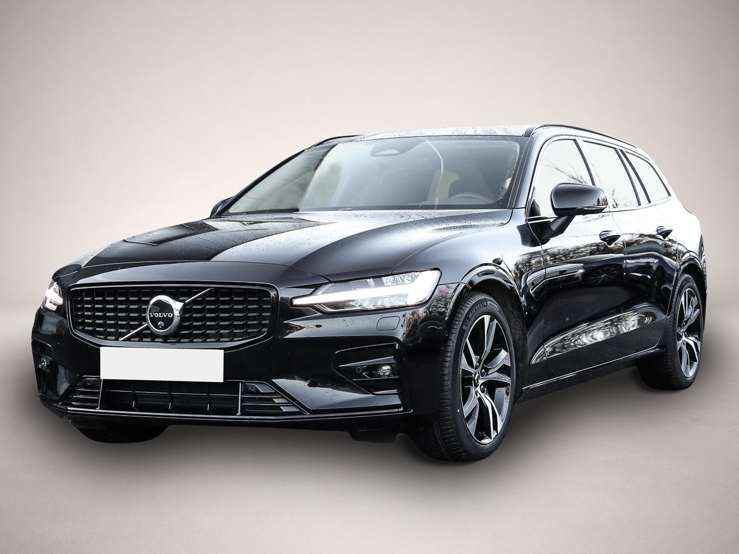Volvo V60 (04/2025, Benzin)