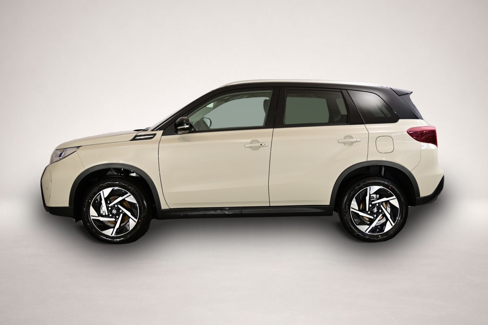 Suzuki Vitara (02/2026, Benzin)