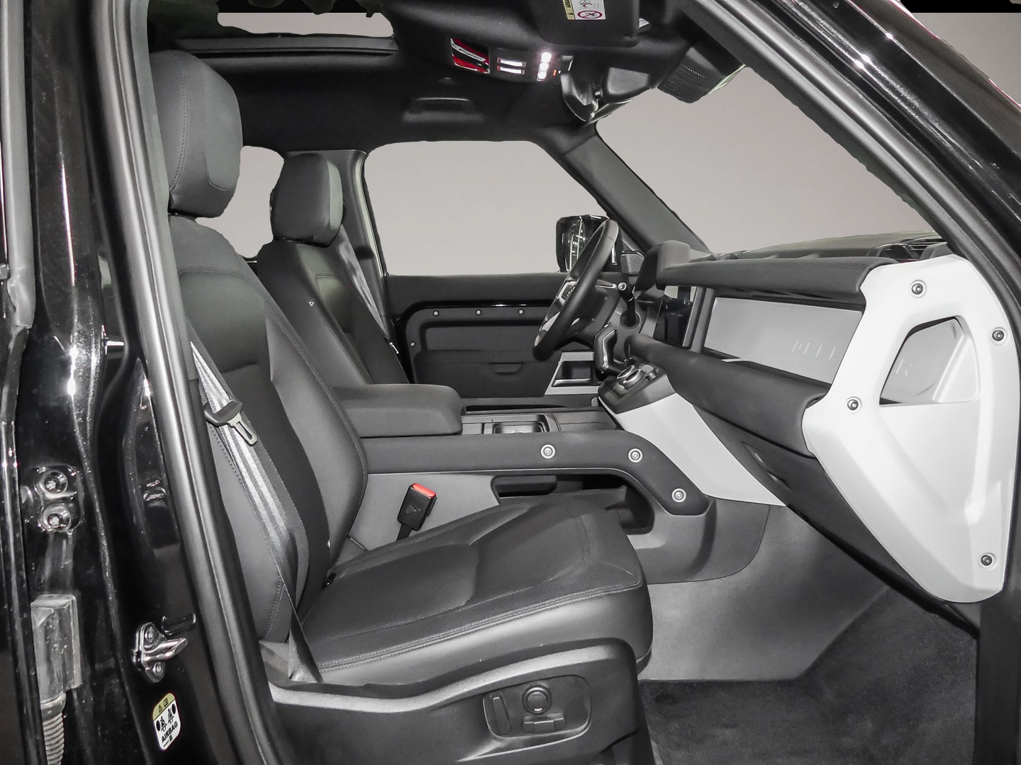 Land-Rover Defender (11/2023, Benzin)