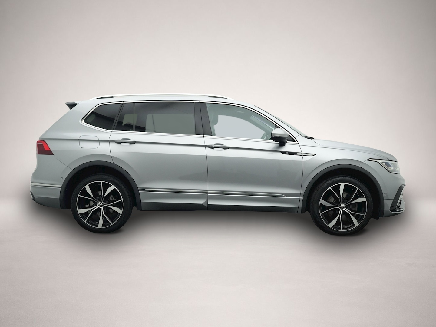 Volkswagen Tiguan Allspace (09/2024, Benzin)