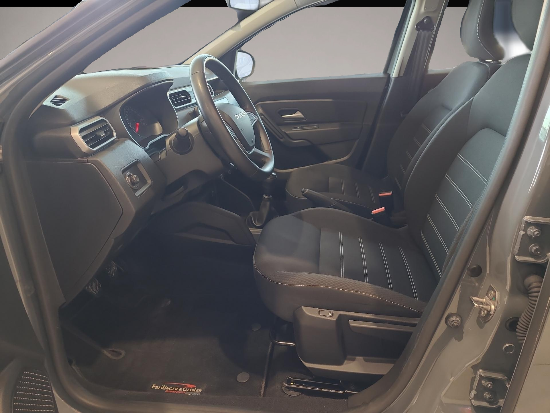 Dacia Duster (05/2023, Benzin)