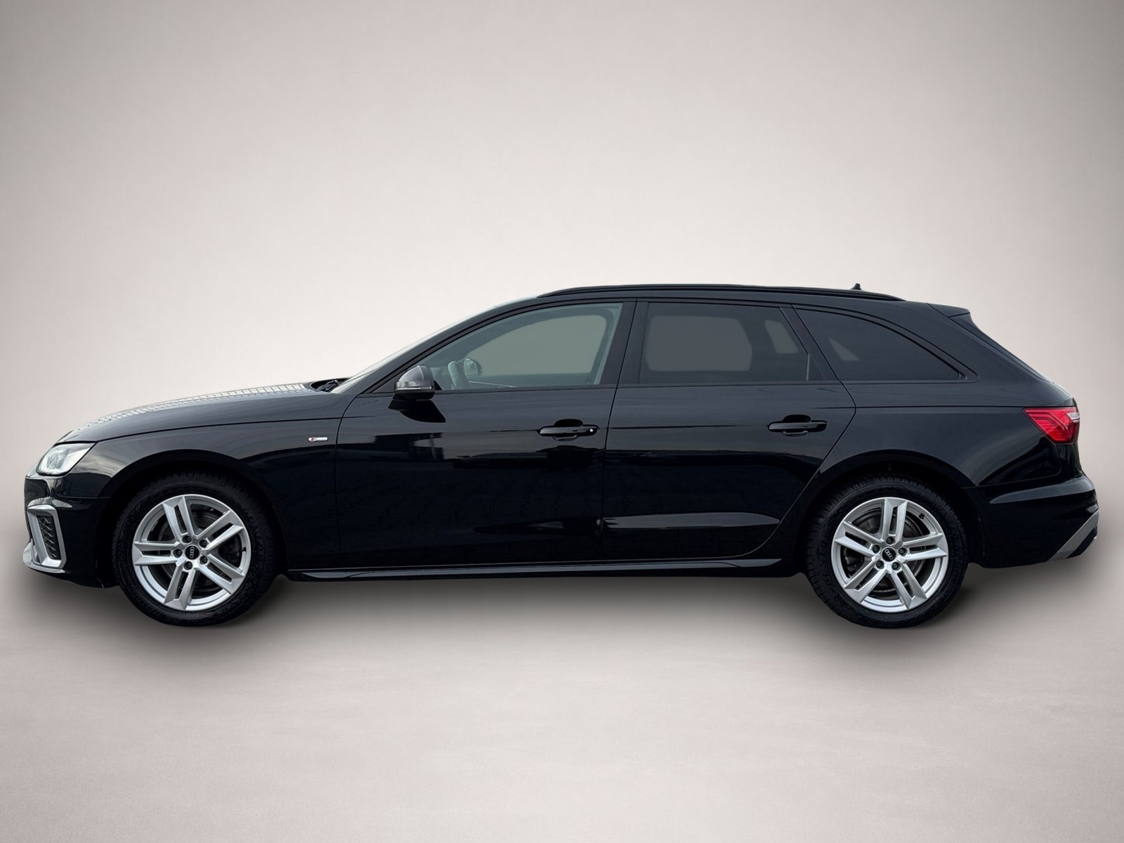 Audi A4 (01/2023, Benzin)