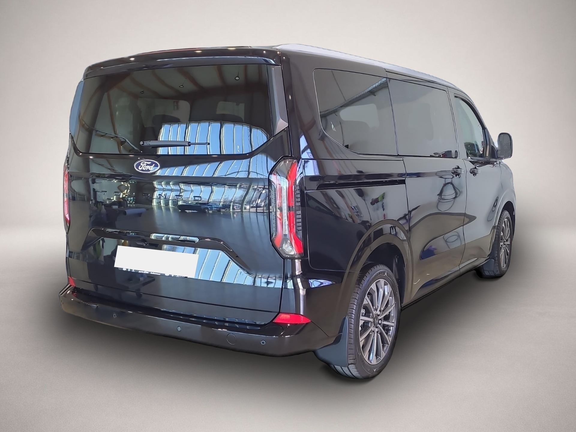 Ford Tourneo Custom (01/2026, Diesel)