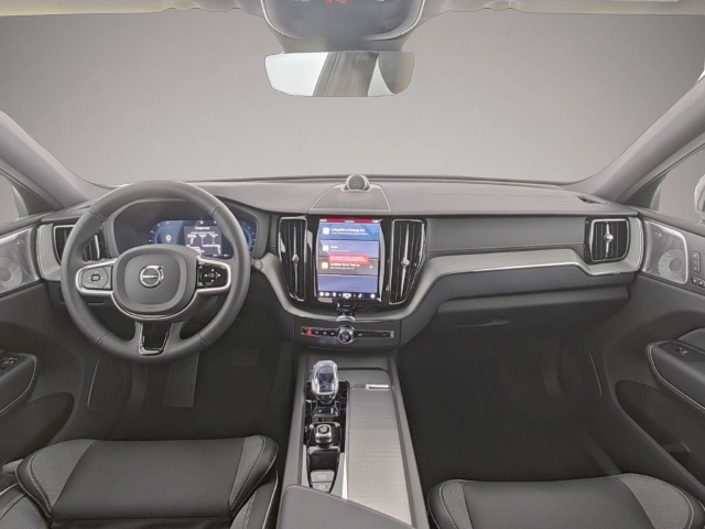 Volvo XC60 (05/2025, Benzin)