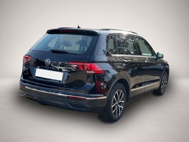 Volkswagen Tiguan (07/2021, Benzin)