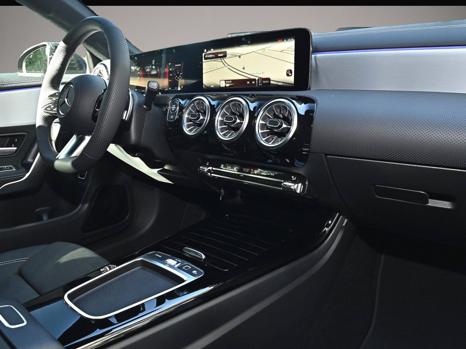 Mercedes-Benz CLA 200 (09/2025, Benzin)
