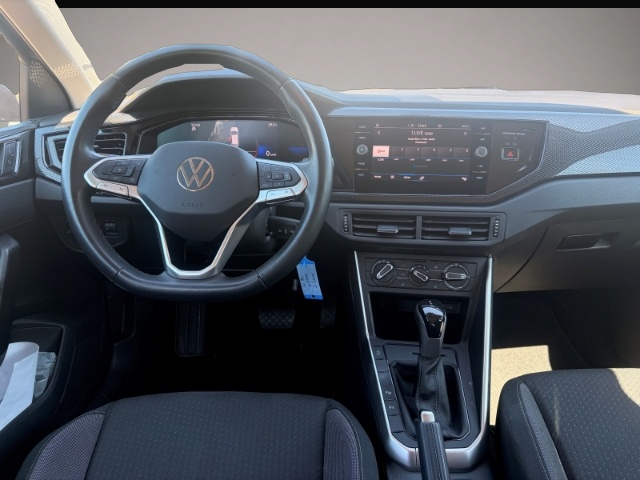 Volkswagen Polo (08/2023, Benzin)