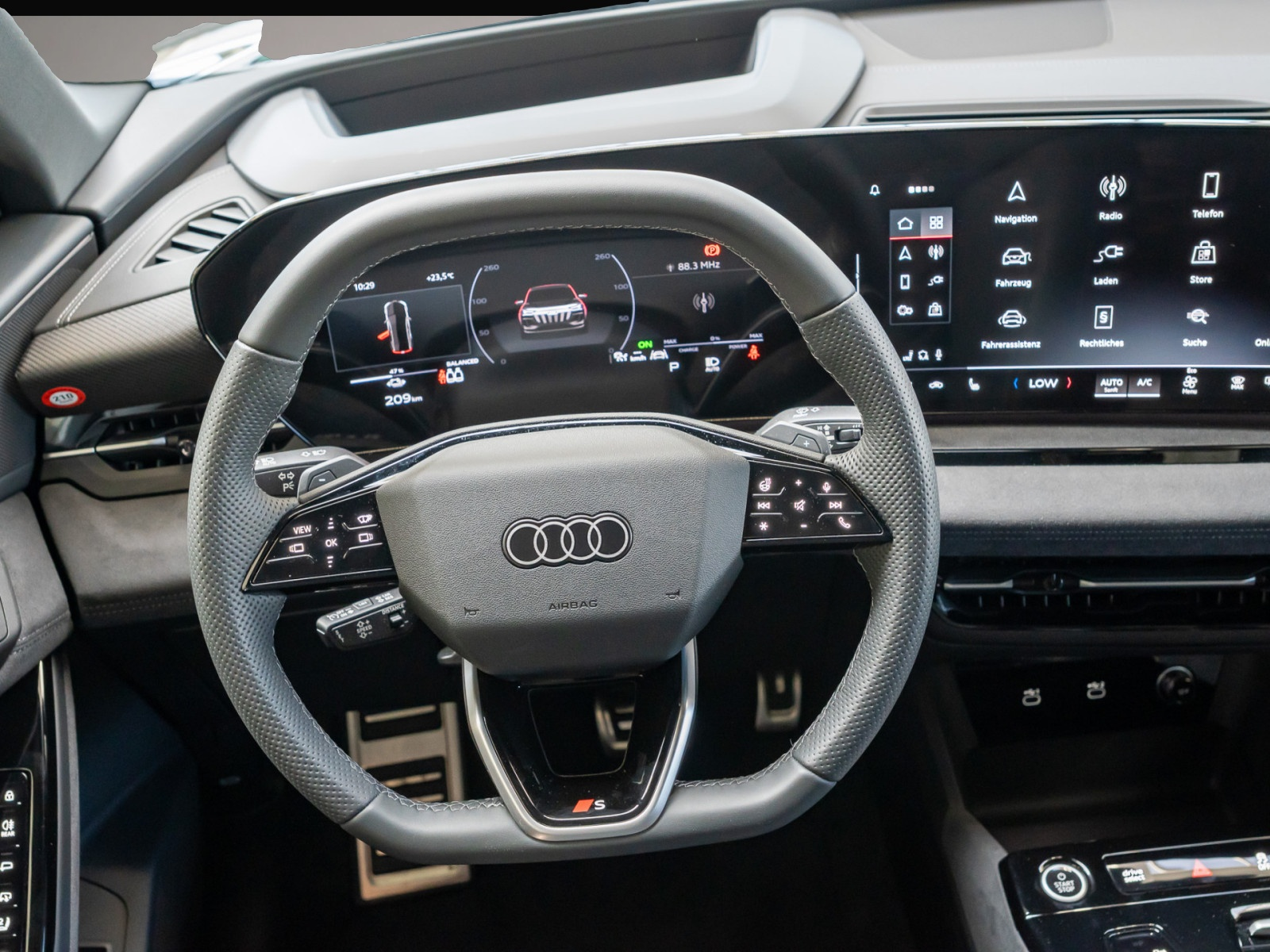 Audi Q6 e-tron (12/2025, ELECTRIC)
