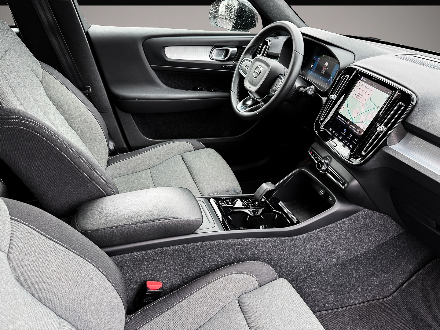 Volvo XC40 (03/2023, Benzin)