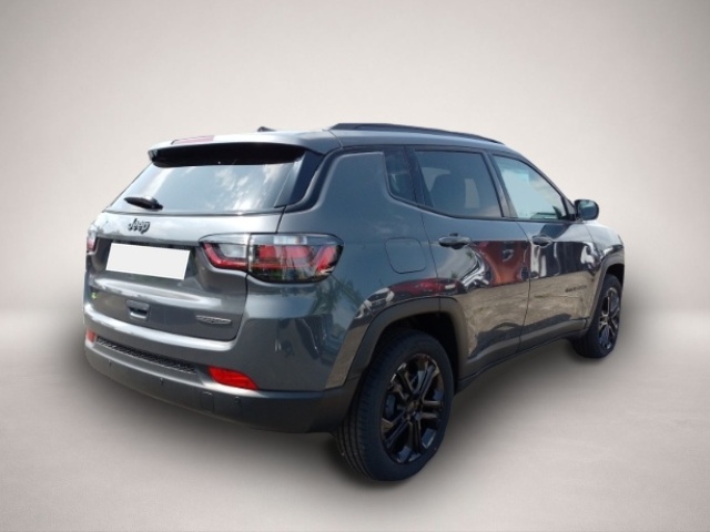 Jeep Compass (04/2023, Benzin)