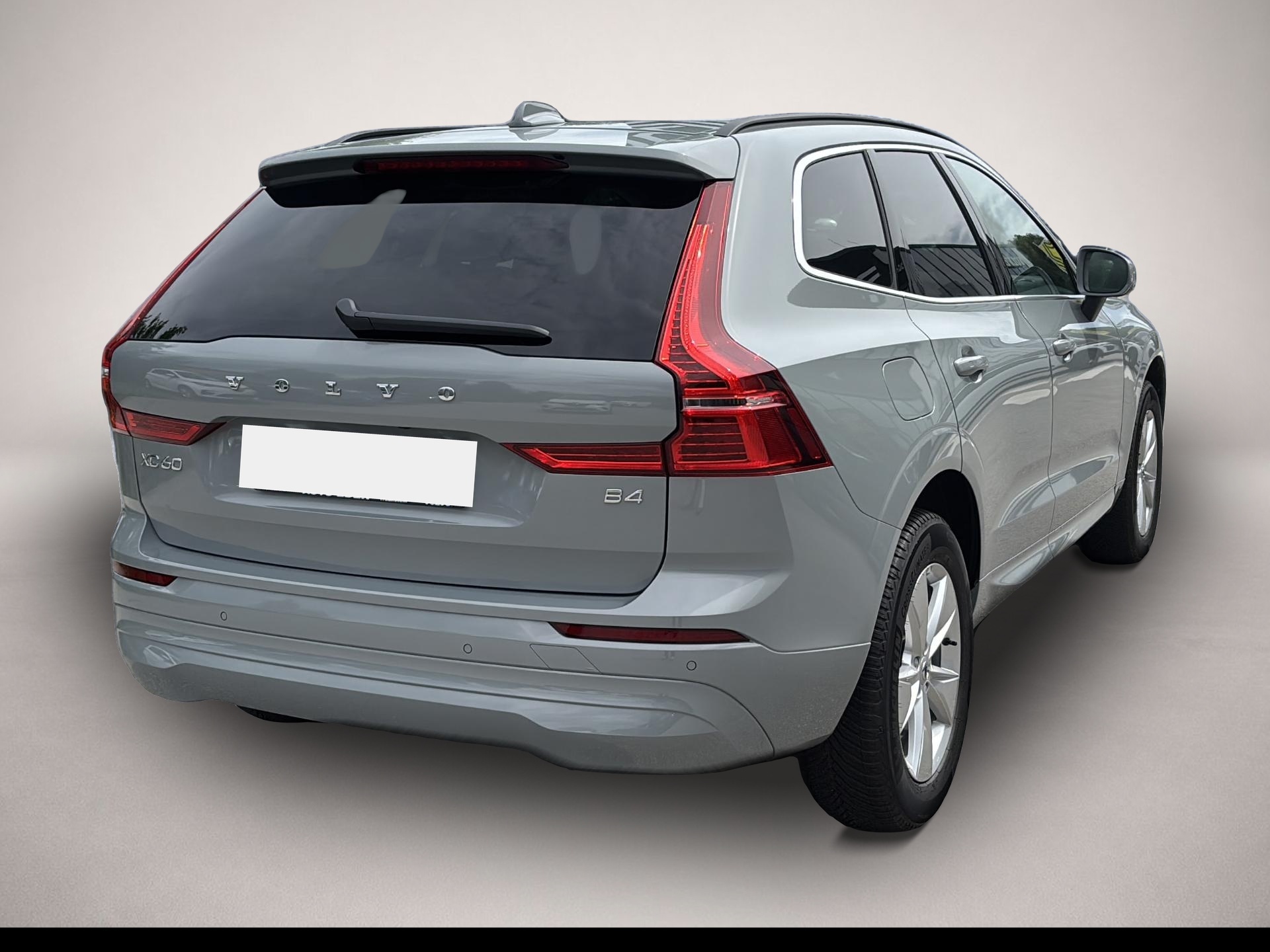 Volvo XC60 (06/2025, Benzin)