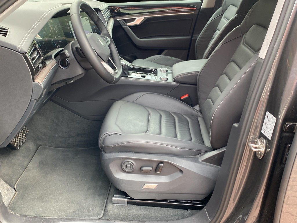 Volkswagen Touareg (11/2024, )