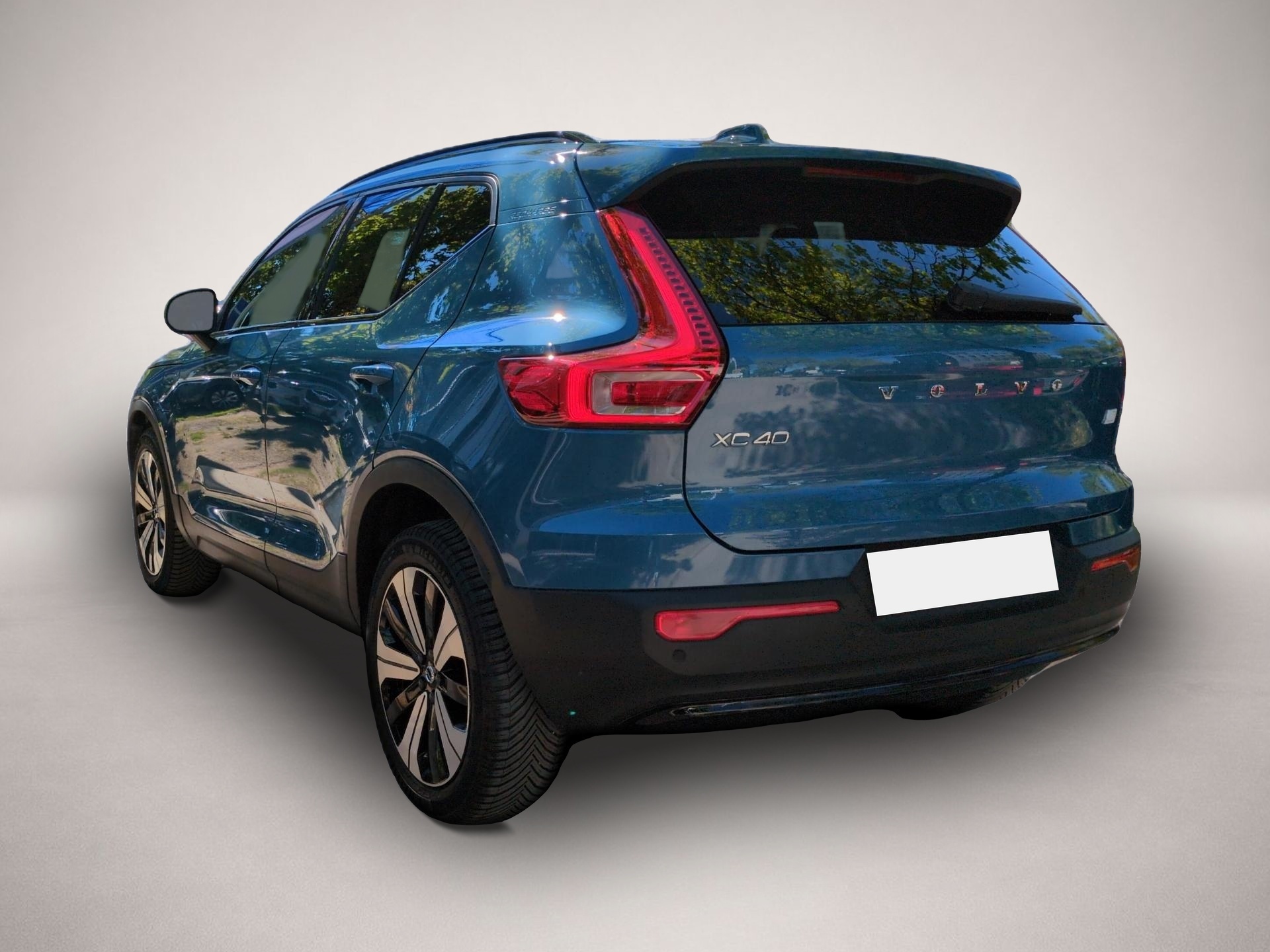 Volvo XC40 (12/2022, Hybrid (Benzin/Elektro))