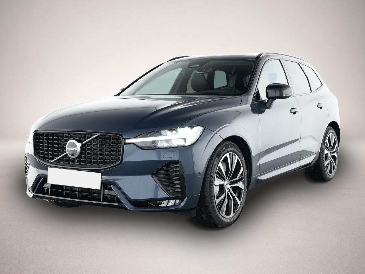 Volvo XC60 (05/2025, Benzin)