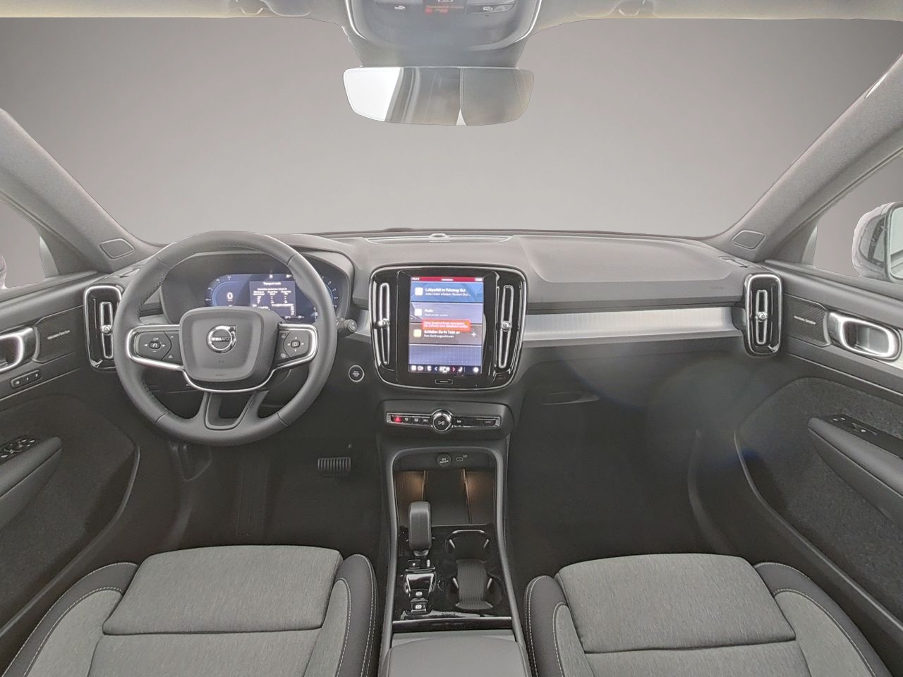 Volvo XC40 (04/2025, Benzin)