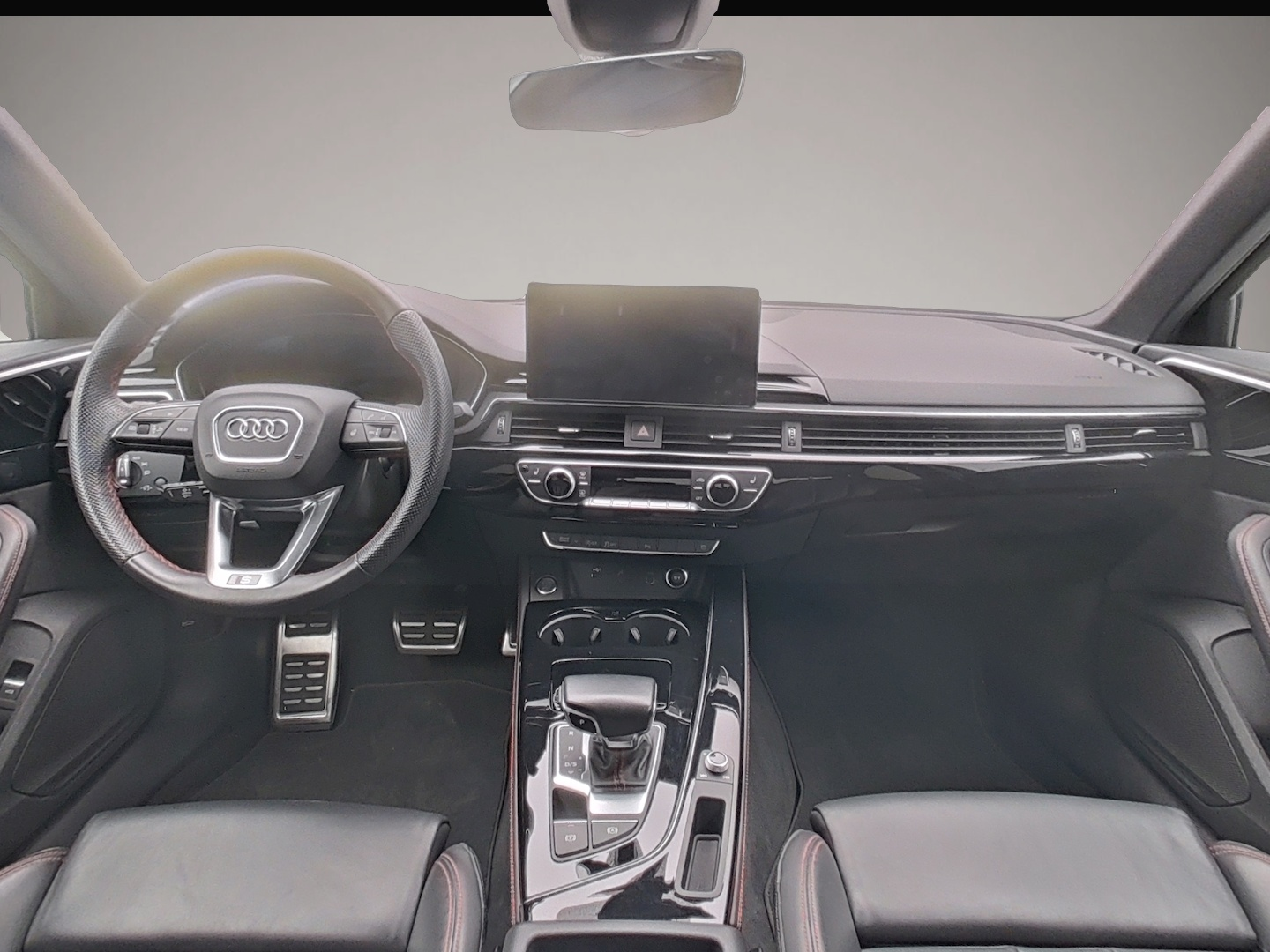 Audi A4 (06/2024, Benzin)
