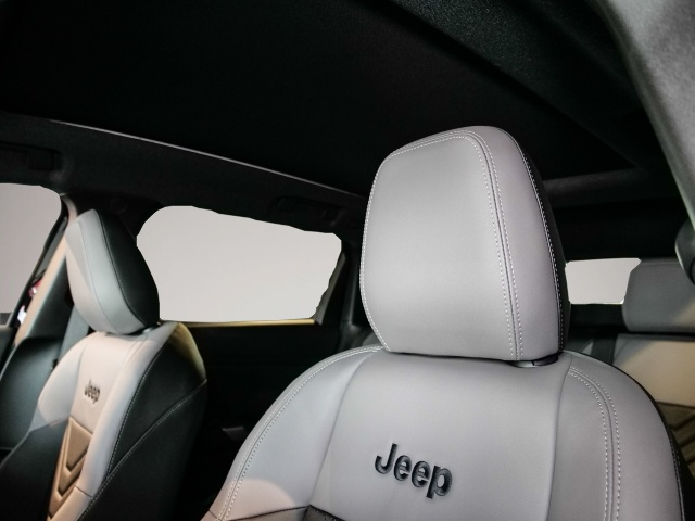 Jeep Compass (, Benzin)